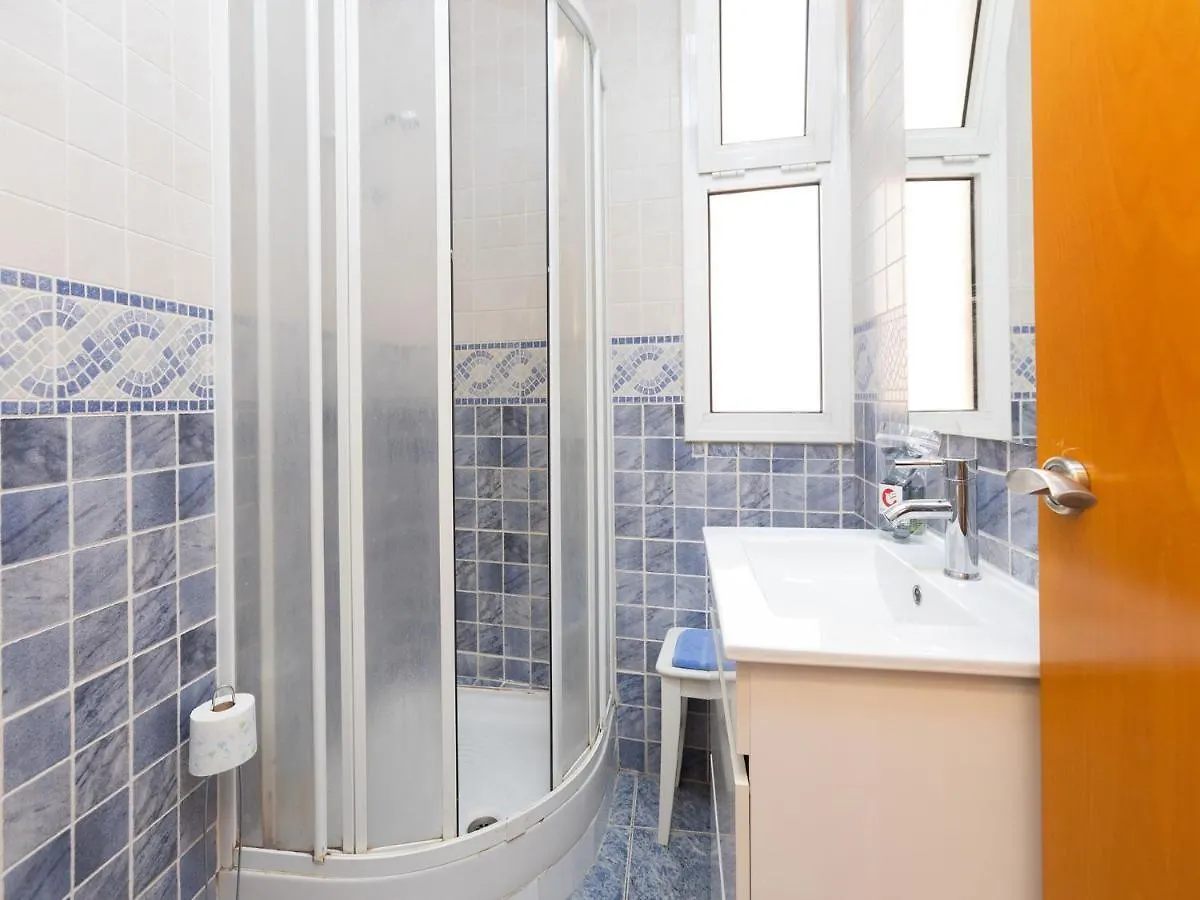 Apartment Eixample Dret Sagrada Familia Barcelona 0*,  Испания